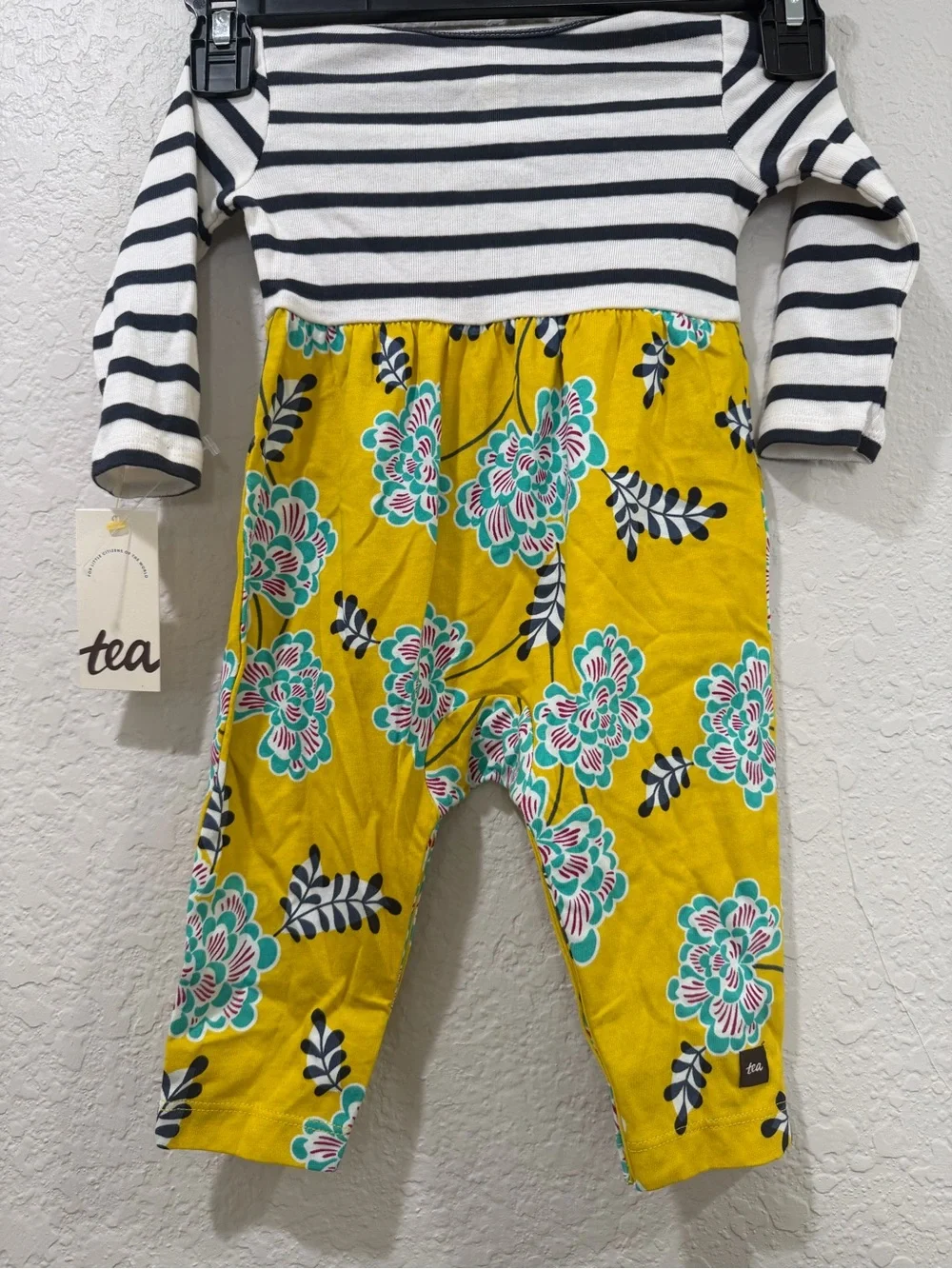 Tea collection chinese chrysanthemum print mix baby romper Size 3-6 Month